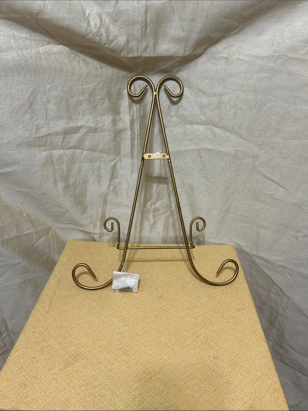 Metal Display Wall Easel Stand in Antique Gold